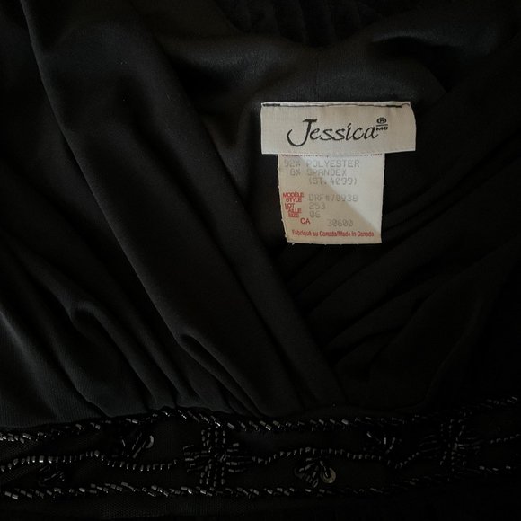 Easy to Wear Little Black Dress - Picture 4 of 4